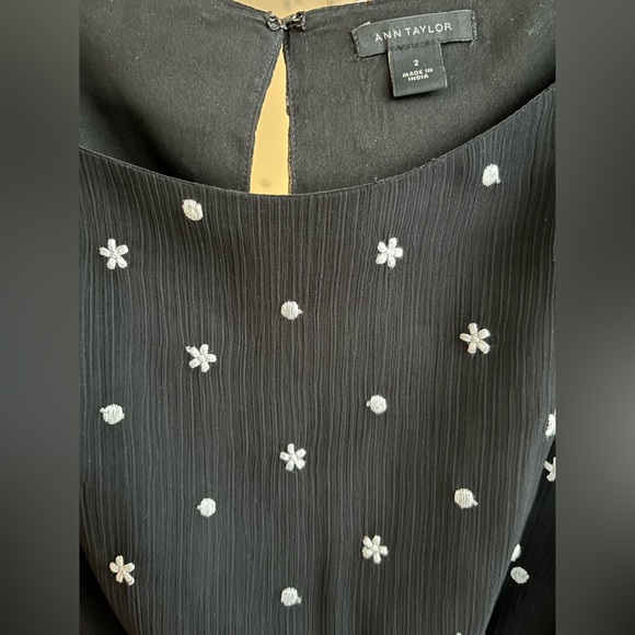 Ann Taylor Dress, black with white flowers, size 2 - Picture 3 of 4